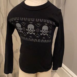 Long sleeved Skull & Bones t-shirt!